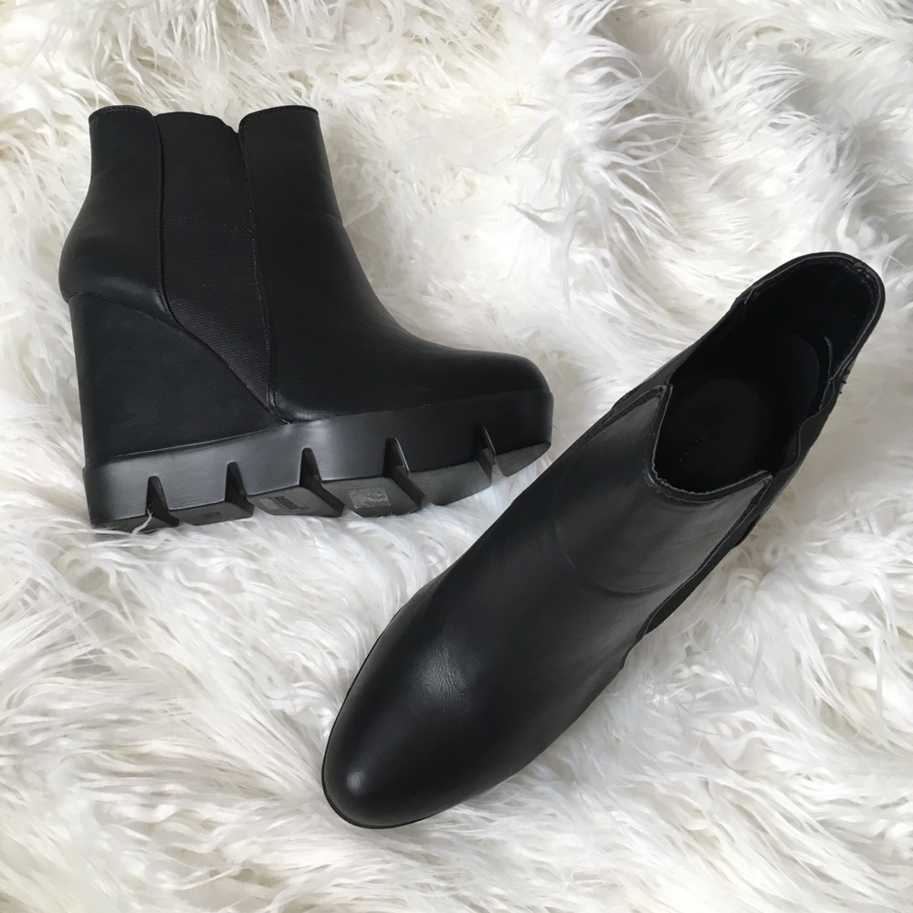 💖Bamboo wedge heeled Bootie sz 10
